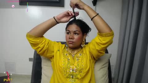 yazhini online show from April 12, 12:21 pm