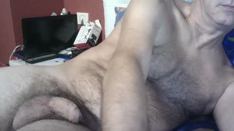 Snapshot of yahe2010 chatting on December 18, 4:20 am grillino online show from December 18, 4:20 am