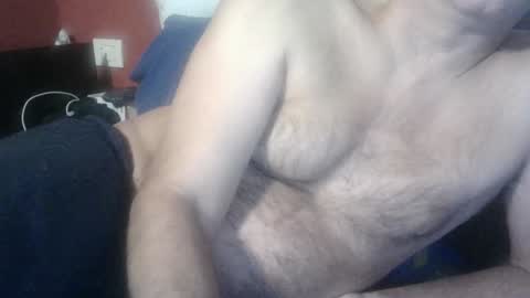 Snapshot of yahe2010 chatting on January 12, 3:39 am grillino online show from January 12, 3:39 am