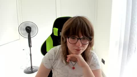 Snapshot of yamihoshii chatting on June 20, 6:27 am Sofia online show from June 20, 6:27 am