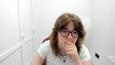 Snapshot of yamihoshii chatting on July 21, 6:49 am Sofia online show from July 21, 6:49 am