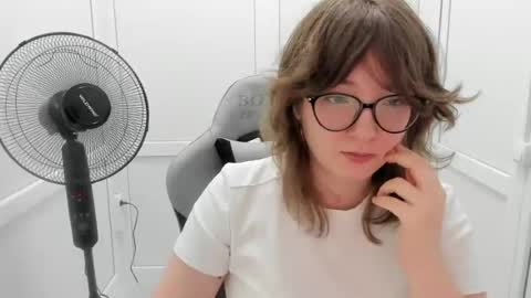 Snapshot of yamihoshii chatting on August 4, 1:36 pm Sofia online show from August 4, 1:36 pm