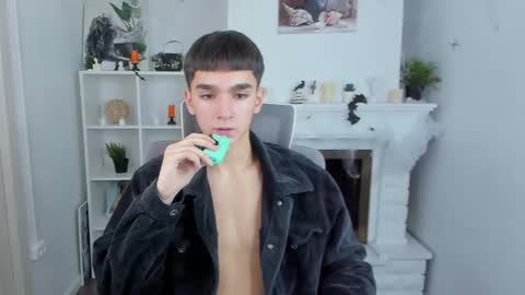 yamitwink online show from October 29, 8:10 pm