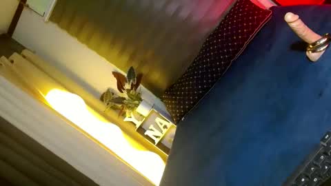 REYAN online show from April 16, 3:29 am