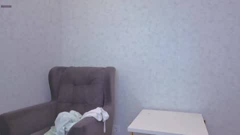 Snapshot of yana_squrel_22 chatting on September 23, 12:35 am Yana  online show from September 23, 12:35 am
