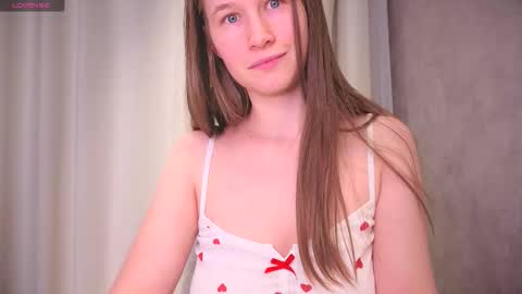 Snapshot of yana_squrel_22 chatting on October 11, 2:15 pm Yana  online show from October 11, 2:15 pm