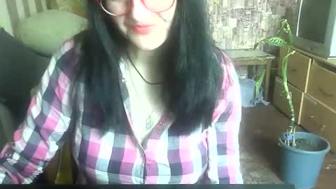 yanafiesta online show from April 4, 9:51 am