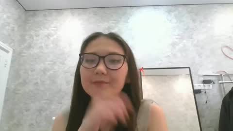 Snapshot of yangstauch chatting on June 14, 6:37 am Chloe online show from June 14, 6:37 am