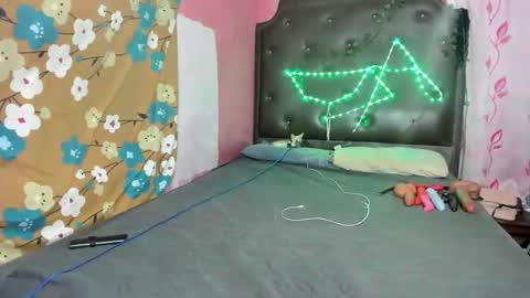 yani 69 online show from March 28, 6:35 am