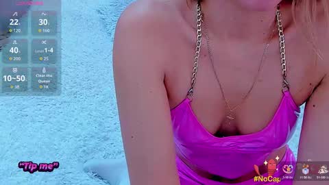 Snapshot of yannanoel chatting on October 20, 6:47 am im hot today online show from October 20, 6:47 am