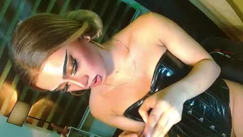 Snapshot of yasii19 chatting on June 13, 2:04 pm miss yasii online show from June 13, 2:04 pm