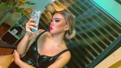 Snapshot of yasii19 chatting on July 3, 4:24 pm miss yasii online show from July 3, 4:24 pm
