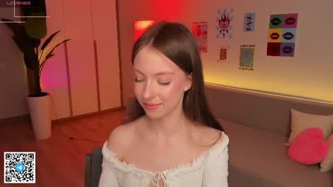 Snapshot of yasmin_kass chatting on June 20, 7:00 am Yasmin online show from June 20, 7:00 am