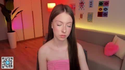 Snapshot of yasmin_kass chatting on June 21, 6:27 am Yasmin online show from June 21, 6:27 am