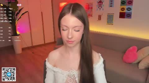 Snapshot of yasmin_kass chatting on June 28, 6:30 am Yasmin online show from June 28, 6:30 am