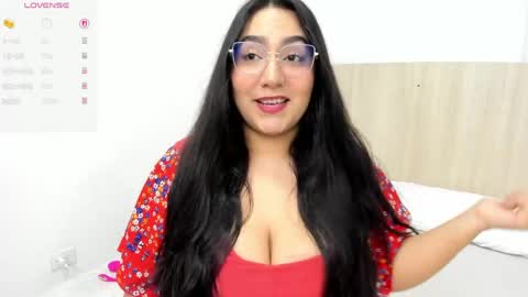 Yasmin Ortiz online show from April 8, 3:28 am