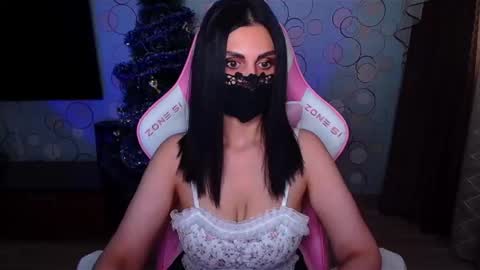 Snapshot of yasmina___ chatting on January 12, 7:13 am yasmina online show from January 12, 7:13 am