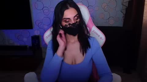 Snapshot of yasmina___ chatting on February 14, 9:28 am yasmina online show from February 14, 9:28 am