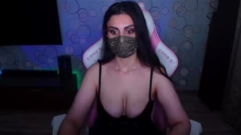 Snapshot of yasmina___ chatting on June 24, 7:07 am yasmina online show from June 24, 7:07 am