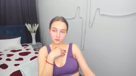 Snapshot of yasminasage chatting on February 18, 5:31 pm Yasmina online show from February 18, 5:31 pm