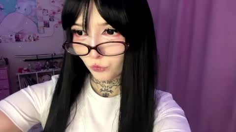 Snapshot of yawnpuffx chatting on May 14, 3:52 pm HolyLega online show from May 14, 3:52 pm