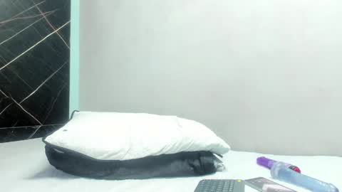 yaya____ online show from January 14, 3:57 pm