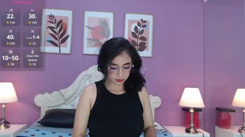 Yaya  online show from May 17, 12:34 pm