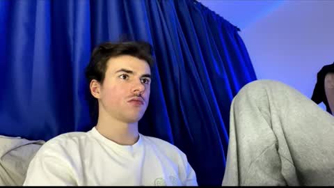 Snapshot of yayay333 chatting on January 7, 8:33 pm yayay333 online show from January 7, 8:33 pm