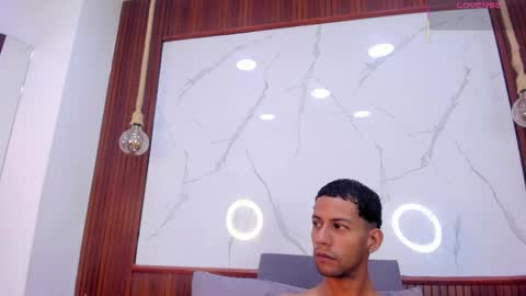 yayi_and_derek online show from May 29, 11:41 am