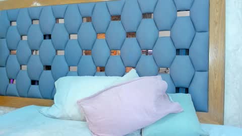 yayi derek  online show from January 8, 11:34 am