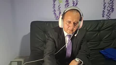 Hazzan online show from November 21, 6:06 pm