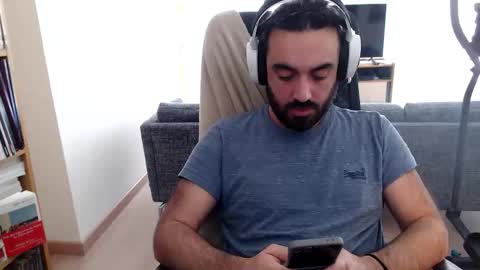 yeeaahoo online show from December 3, 9:18 am