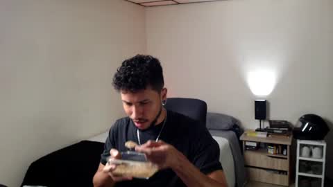 yeff online show from July 16, 12:27 am