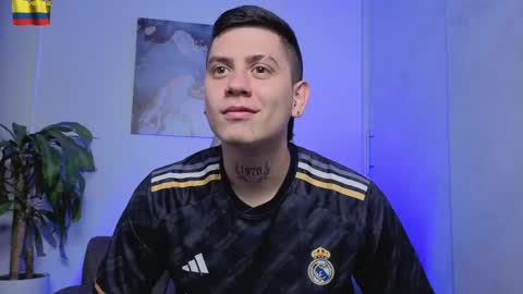 Snapshot of yeiko_romero_ chatting on April 15, 7:32 pm YEIKO ROMERO online show from April 15, 7:32 pm