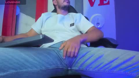 Snapshot of yeison0593 chatting on March 1, 6:48 am yeison0593 online show from March 1, 6:48 am