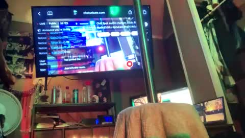 Snapshot of yelladaniella chatting on June 21, 12:24 am Ella Ts online show from June 21, 12:24 am