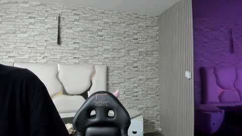 Snapshot of yenn_tay chatting on May 13, 11:51 am ZAYDEN online show from May 13, 11:51 am