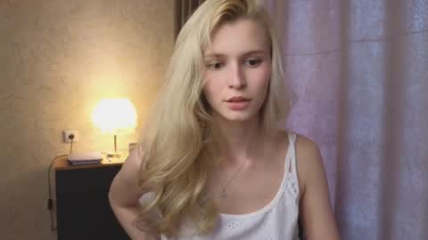 Snapshot of yennaone chatting on June 29, 3:12 pm Yenna online show from June 29, 3:12 pm