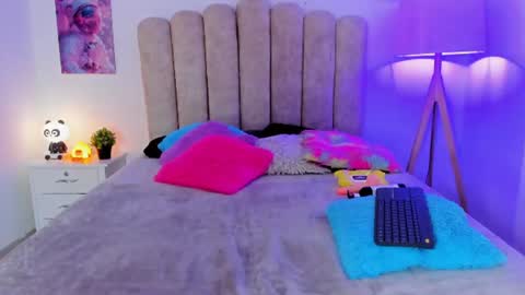 Snapshot of yensy_hott chatting on July 17, 7:08 pm yensy_hott online show from July 17, 7:08 pm