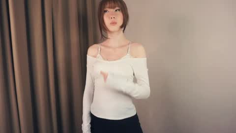 Rin  online show from May 3, 1:06 pm