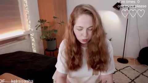 Snapshot of yes_itstrue chatting on February 17, 6:26 pm Sasha online show from February 17, 6:26 pm