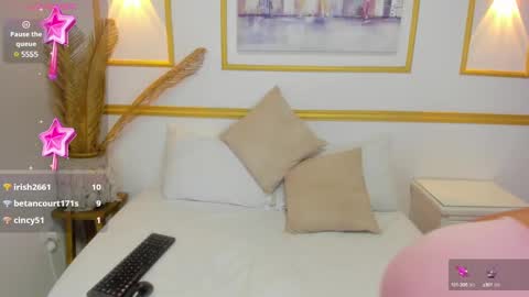 Snapshot of yesenia25_ chatting on February 11, 10:50 pm yesenia online show from February 11, 10:50 pm