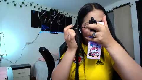 yesie_hot2 online show from June 18, 12:55 am