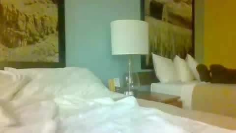 Snapshot of yesinchris7 chatting on November 7, 9:31 am yesinchris7 online show from November 7, 9:31 am