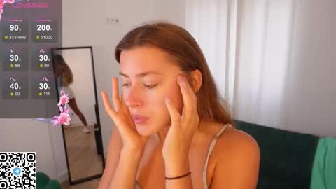 Snapshot of yess_kiki chatting on September 18, 8:16 am Kiki online show from September 18, 8:16 am