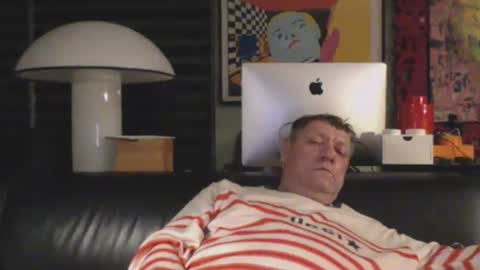 Snapshot of yessex247 chatting on December 2, 5:04 am yessex247 online show from December 2, 5:04 am