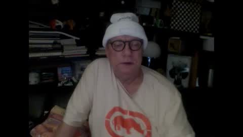 Snapshot of yessex247 chatting on October 18, 5:10 am yessex247 online show from October 18, 5:10 am