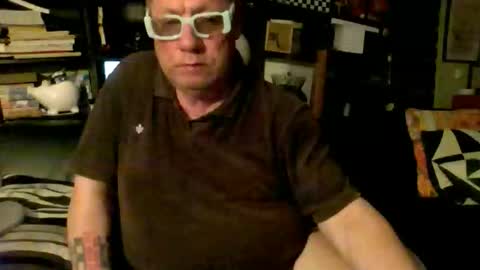 Snapshot of yessex247 chatting on April 24, 1:52 am yessex247 online show from April 24, 1:52 am