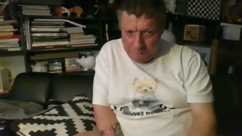 Snapshot of yessex247 chatting on May 17, 10:28 pm yessex247 online show from May 17, 10:28 pm