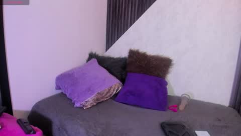 Snapshot of yessica_doll chatting on June 24, 2:27 pm Yessicsa online show from June 24, 2:27 pm